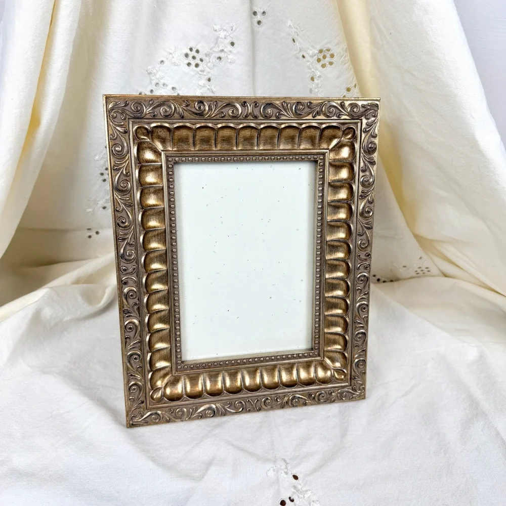 Vintage Ornate Gold Picture Frame Scroll Beaded Border Victorian Style 4x6 Photo